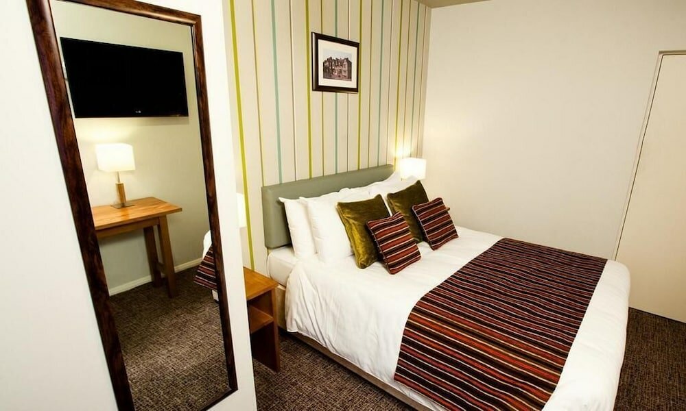 Фото Henley Hotel