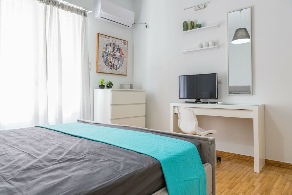 Фото Newly Renovated Stylish Urban Flat