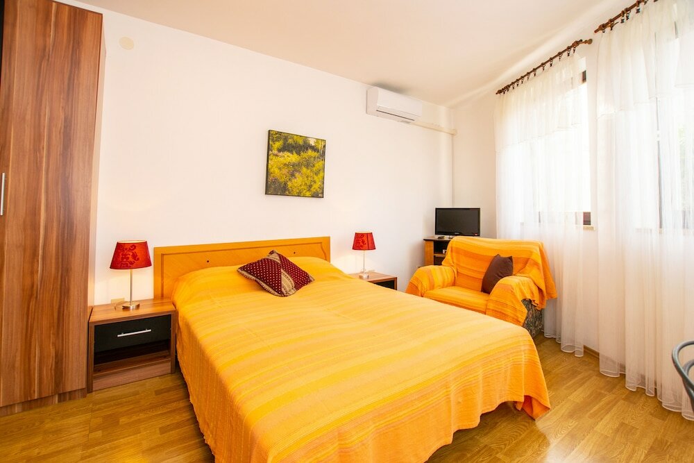 Фото Apartments Mirjana