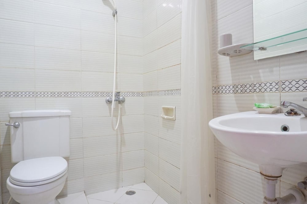 Фото Residences by RedDoorz Syariah @ Buah Batu