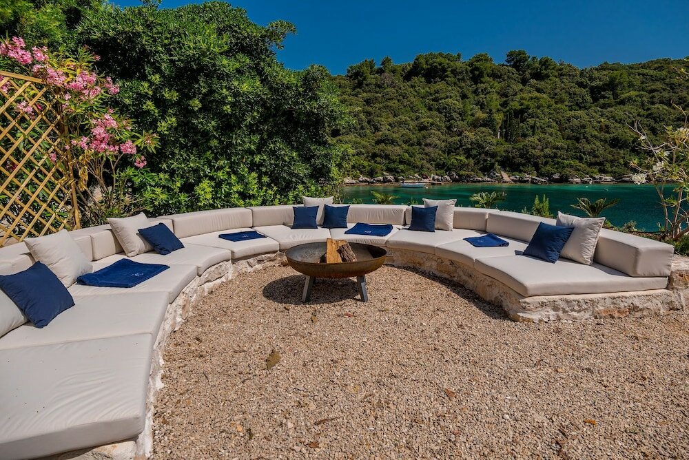 Фото Beachfront Villa Feodora Grande