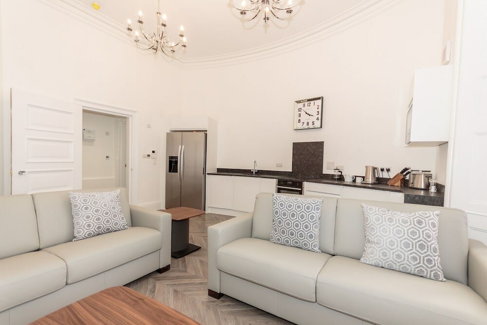 Фото 2 Bed - The Buckingham Suite