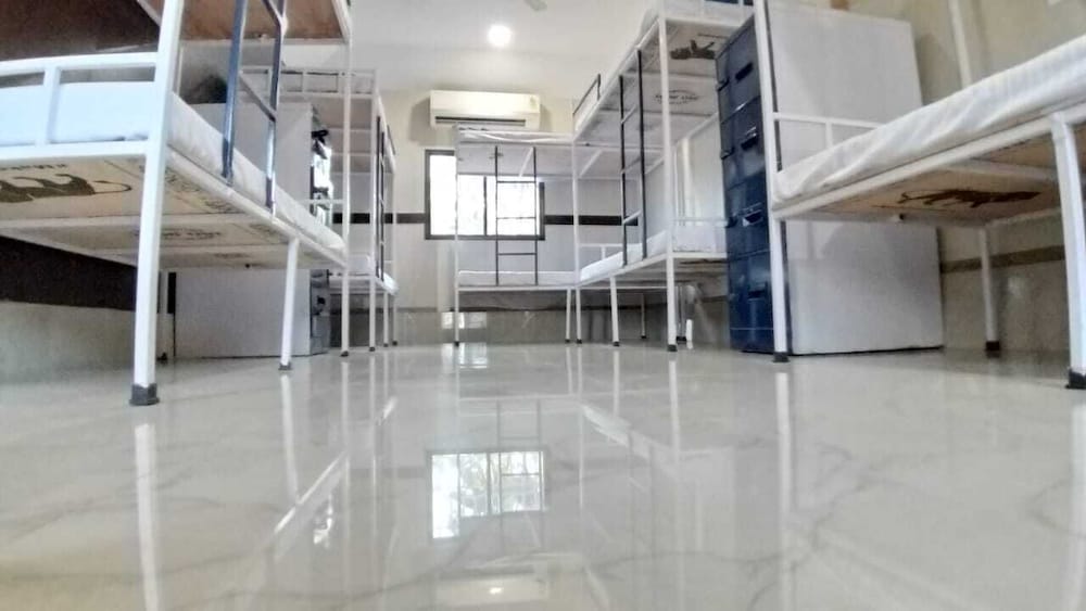 Фото R K Beach Cottage