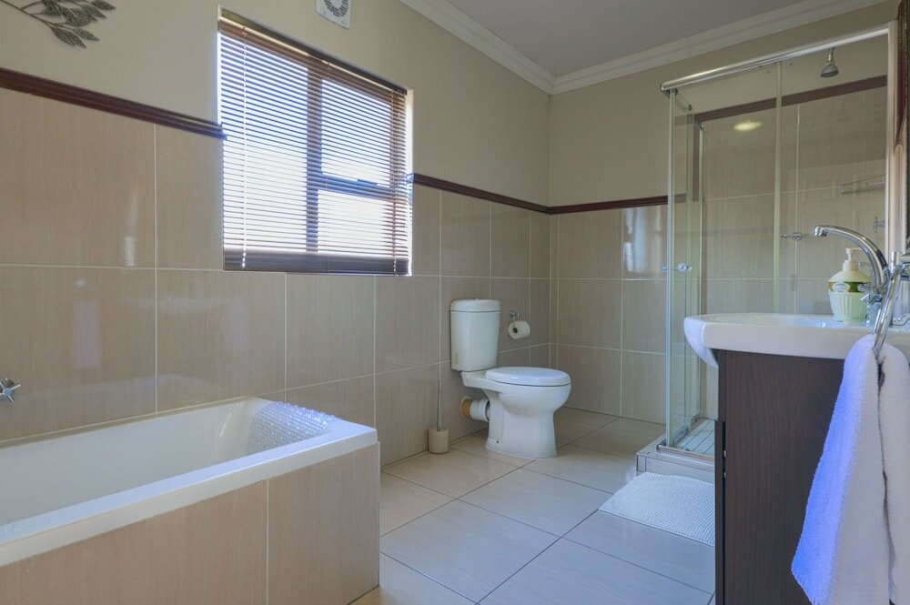 Фото Jewel of Jozi Guesthouse