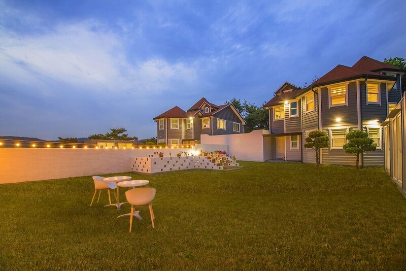 Гостиница Road 26 Pool Villa в Кенджу