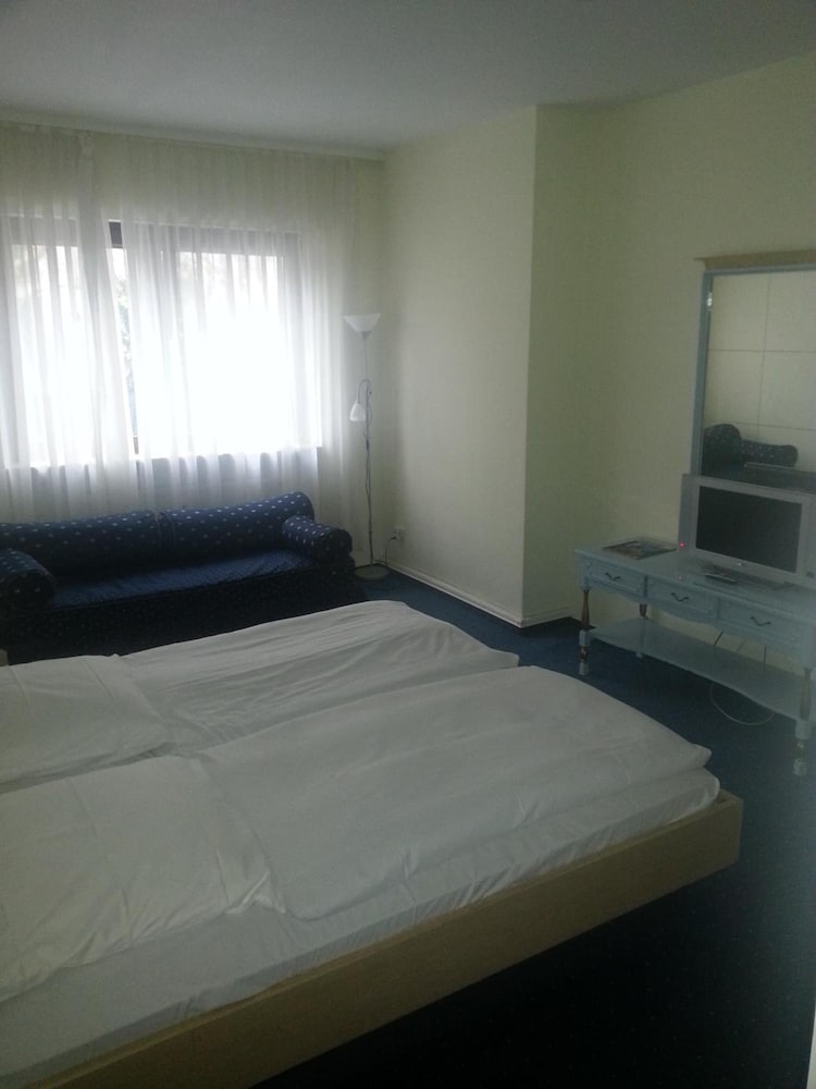 Фото Hotel Garni Frankfurt