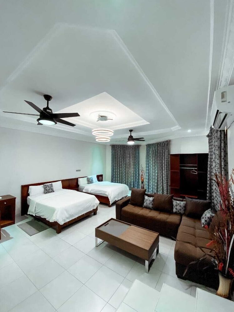 Фото Cocktail and Dreams Hotel