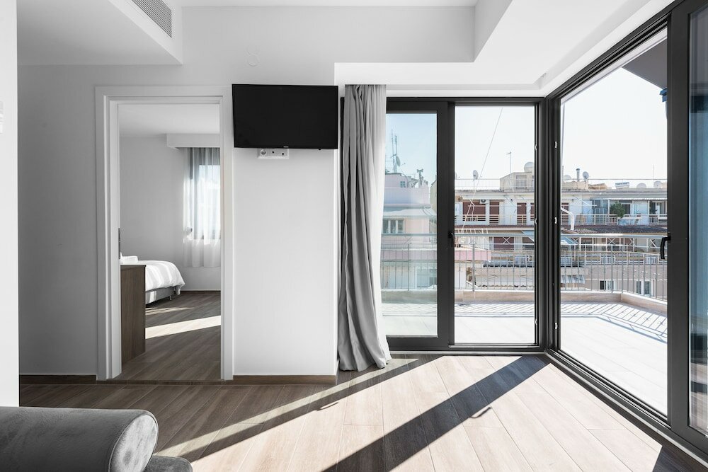 Фото Penthouse Level 8 Nilie Hospitality Mgmt