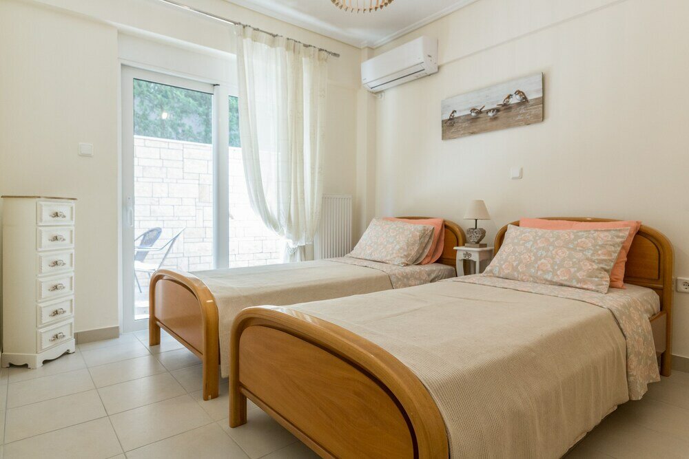 Фото New Stylish Apartment with Sea View