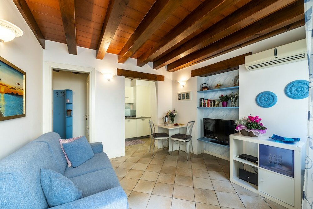 Фото Flowers Apartments