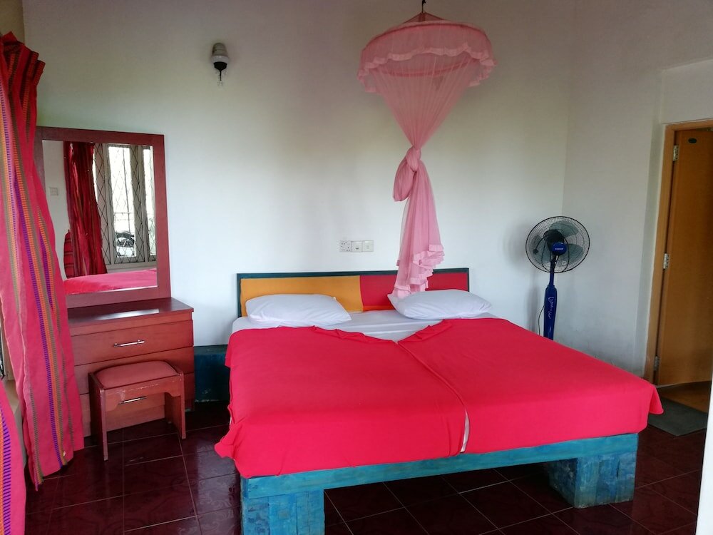 Фото Tea Garden Holiday Inn