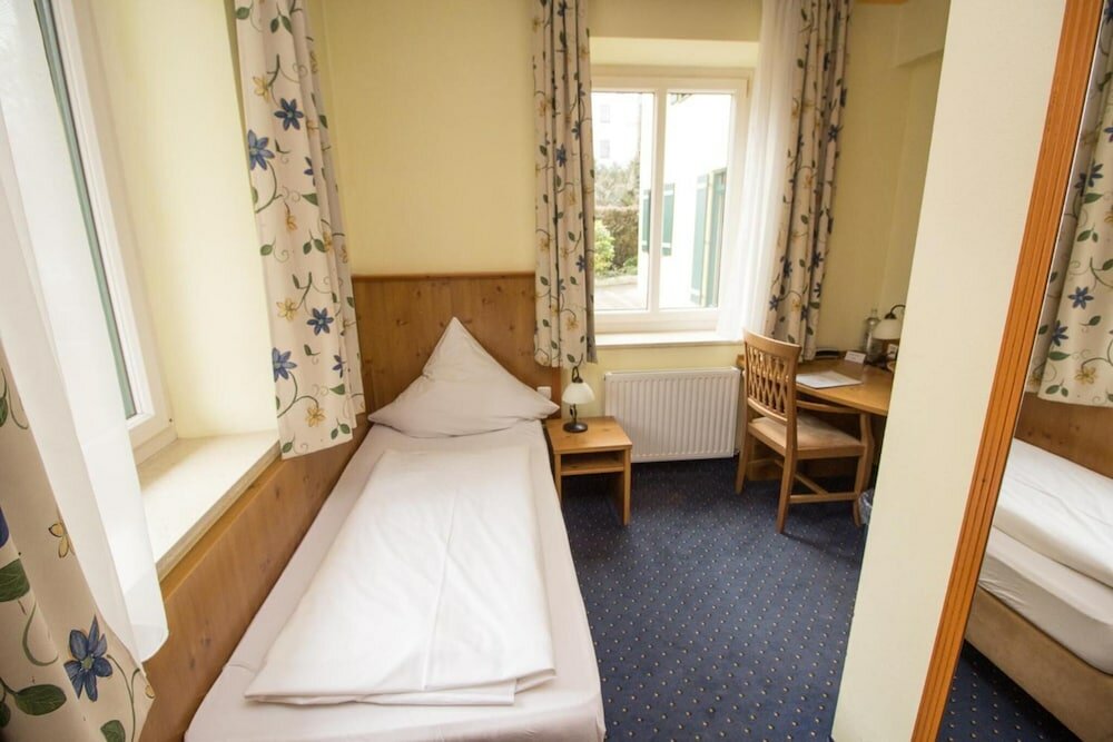 Фото Hotel-Pension Marienhof