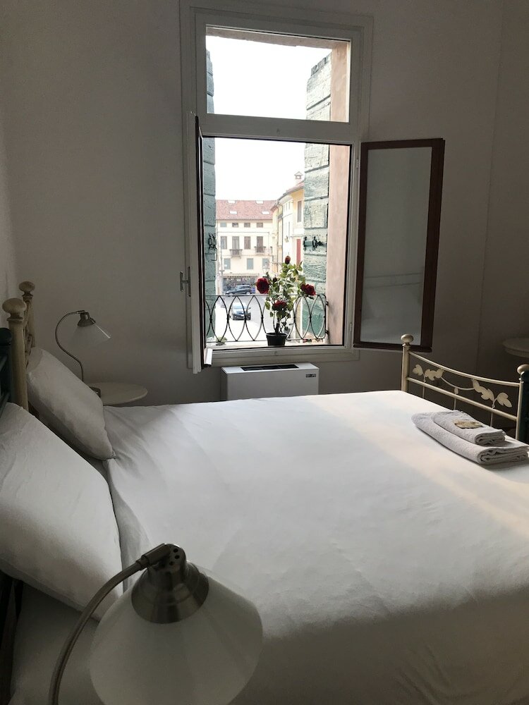 Фото Ca' Garibaldi Rooms