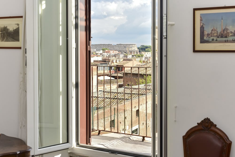 Фото Rome at Your Feet Apartment