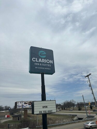 Гостиница Clarion Inn & Suites