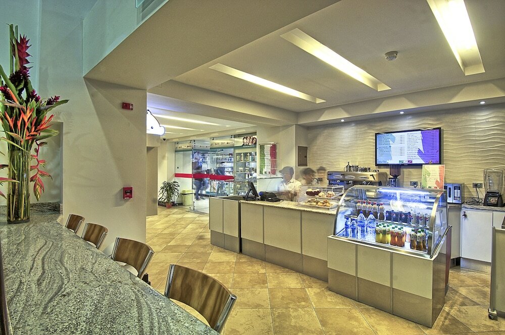 Фото Balmoral Suites