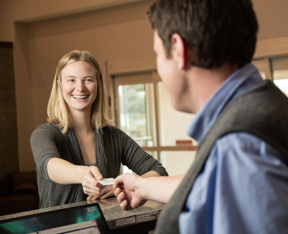 Фото Pomeroy Inn & Suites Prince George