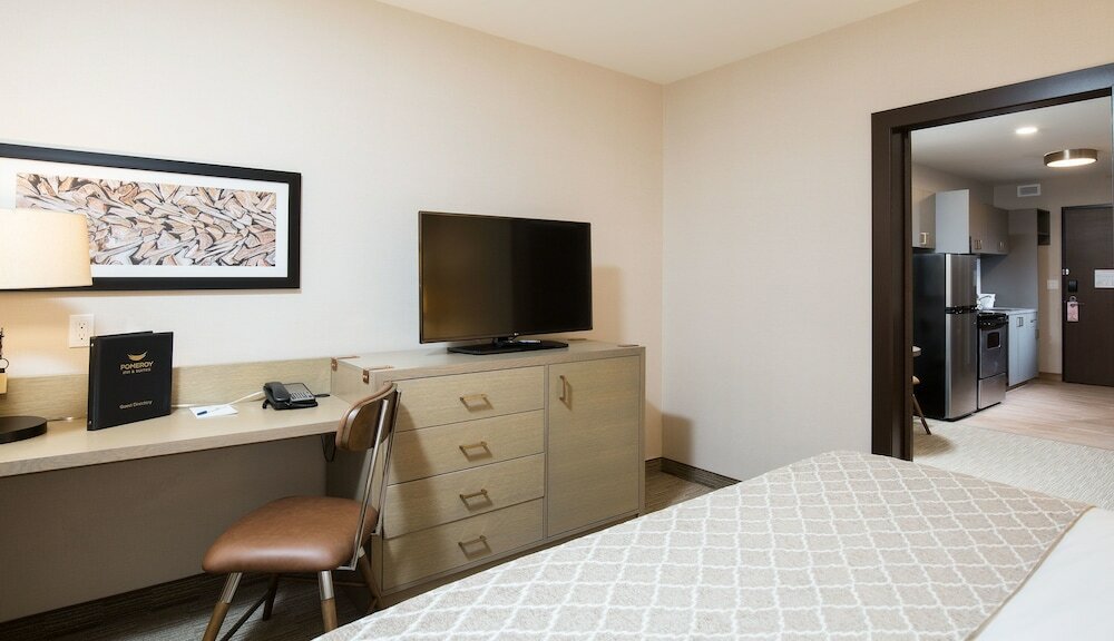 Фото Pomeroy Inn & Suites Prince George