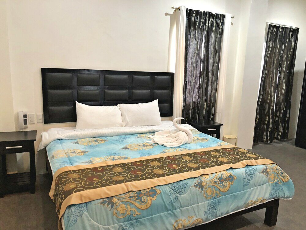 Фото Knights Ko Suites