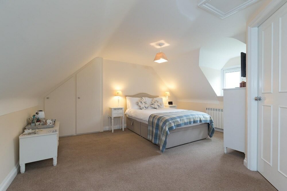 Фото Whitethorn Bed and Breakfast