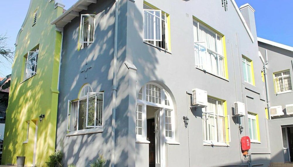 Фото Silver Oaks Boutique Hotel