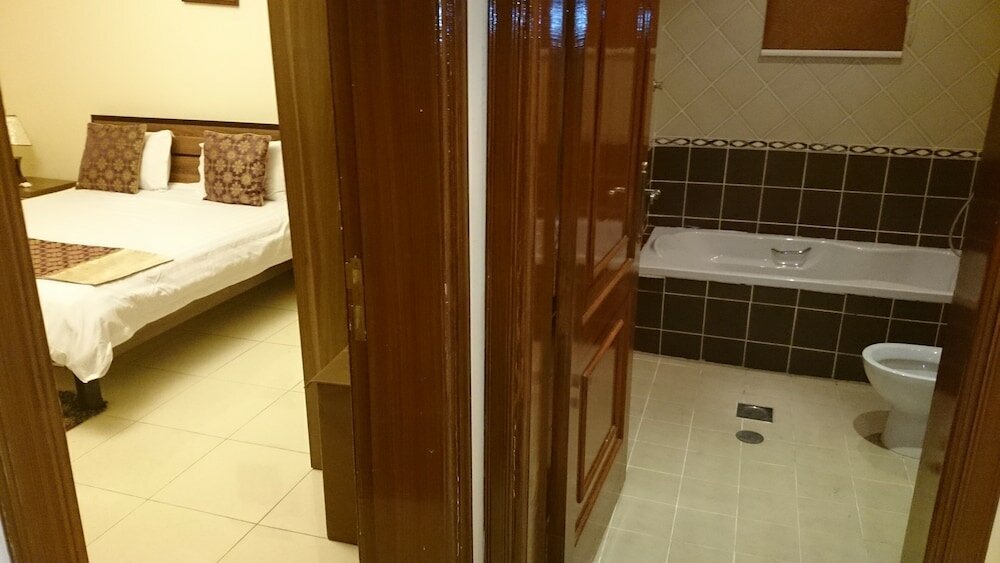 Фото Zwarah Hotel Suites