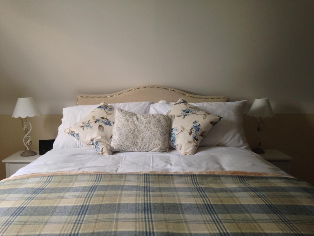 Фото Whitethorn Bed and Breakfast