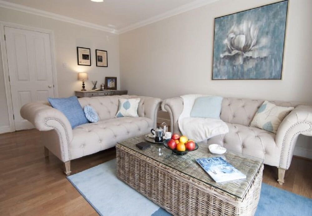 Фото Lord Raglan House