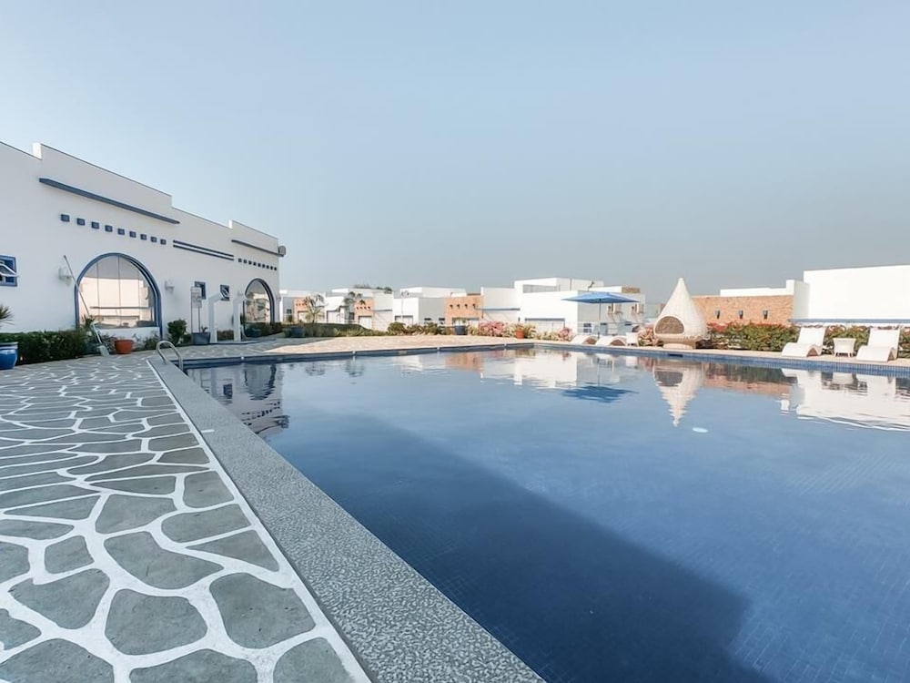 Фото Thunderbird Resorts - Poro Point