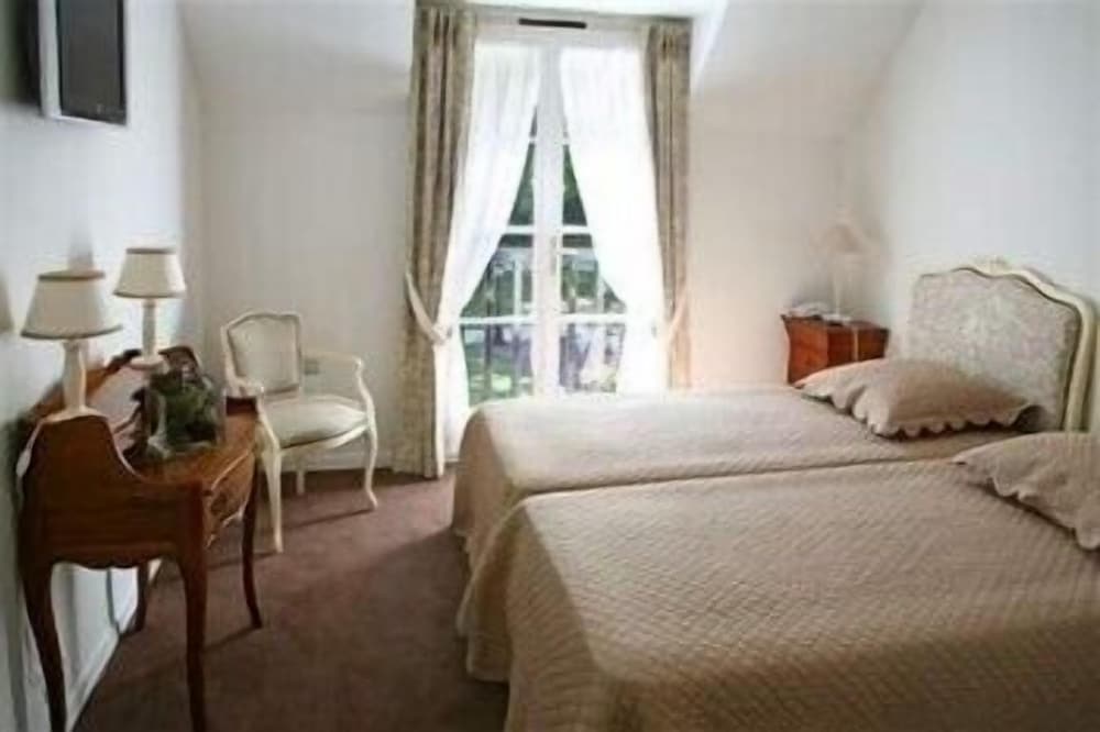 Фото отеля 2