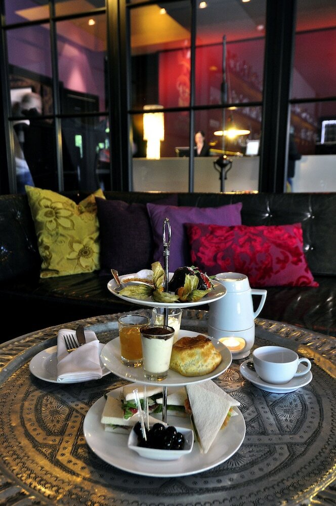 Фото The George Hotel