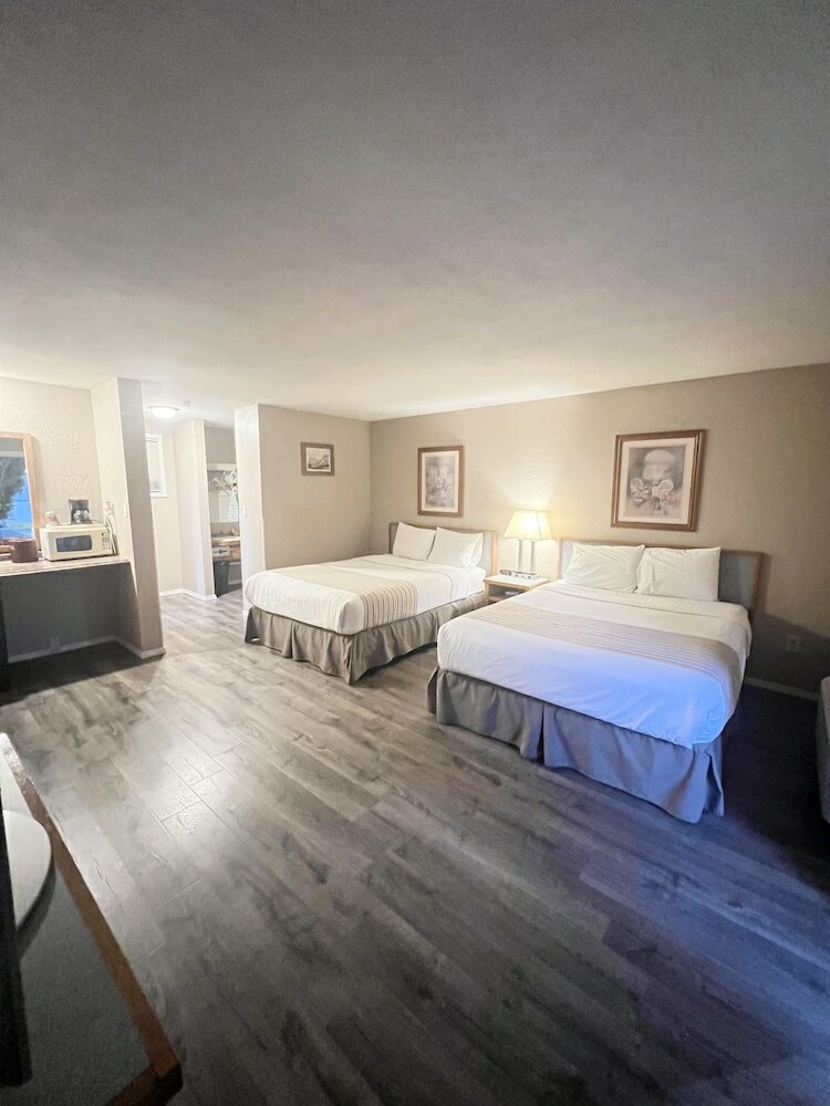 Фото Cedarwood Inn of Ashland