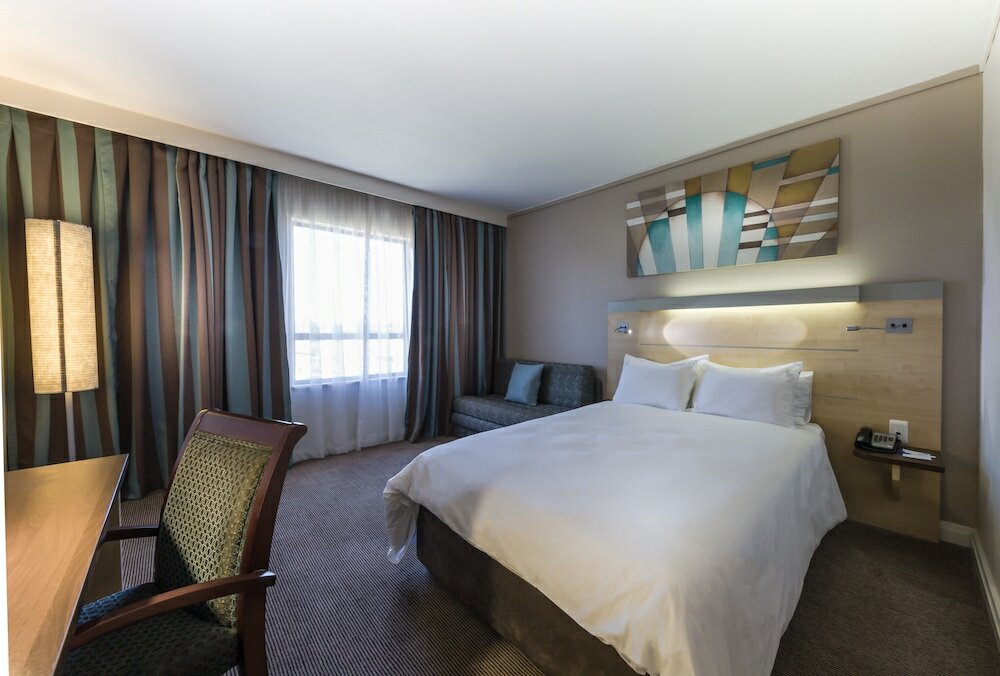 Фото Holiday Inn Express Sandton Woodmead, an Ihg Hotel
