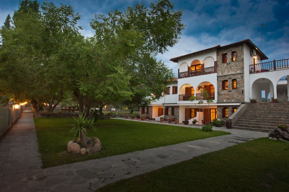 Фото отеля 1