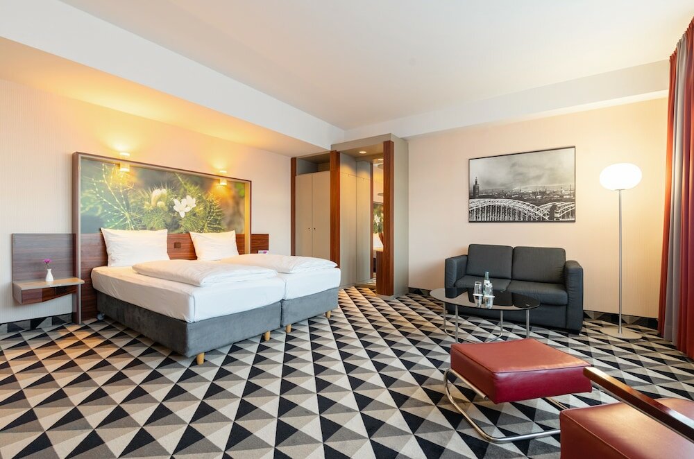 Фото Cologne City Mediapark hotel