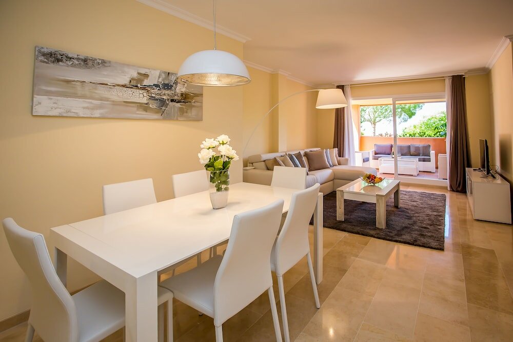 Фото Luxurious and Spacious, 3 bedroom apartment Za16