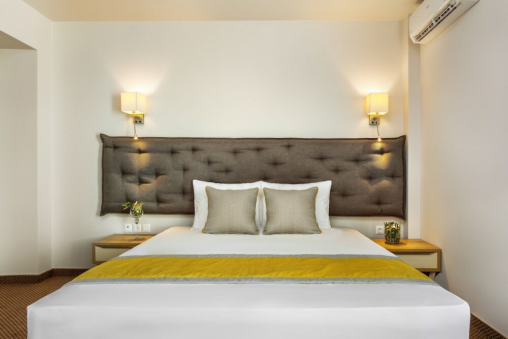 Фото Kriopigi Beach Hotel