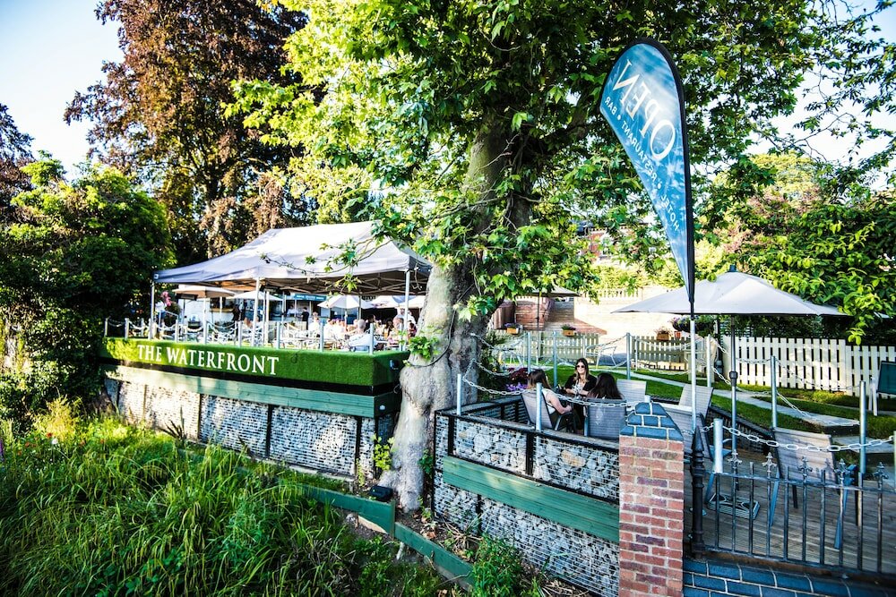 Фото Leaside Hotel