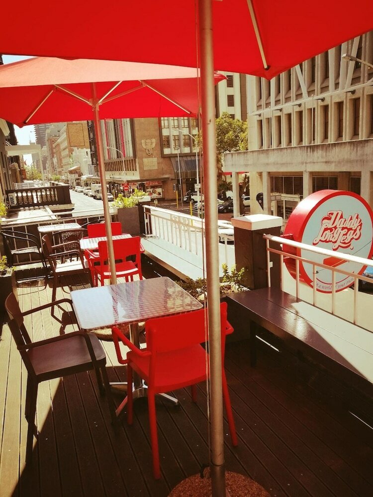 Фото Daddy Long Legs Art Hotel