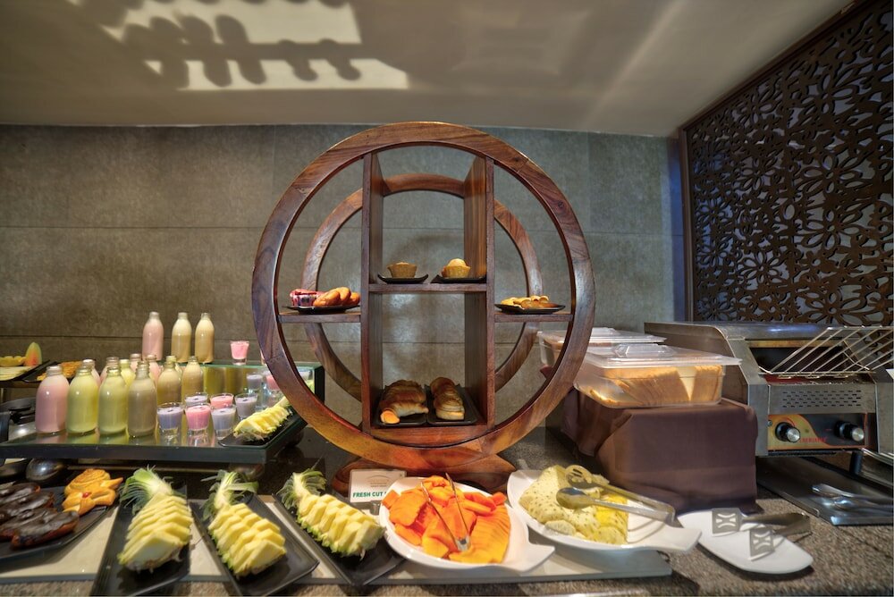 Фото Goldfinch Hotel Mangalore