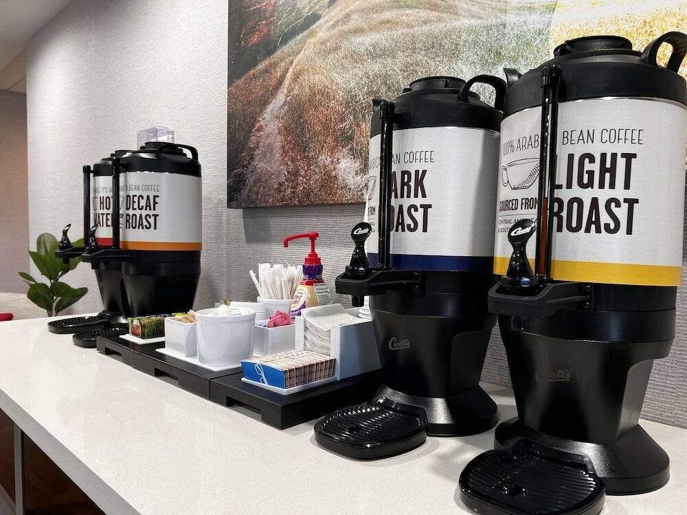 Фото Hampton Inn & Suites Marina