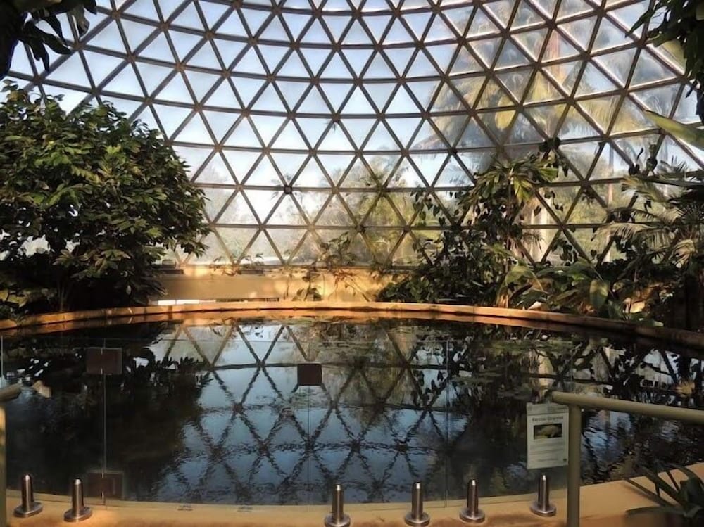 Фото The Astor Apartments