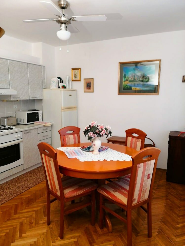 Фото Insideout Apartment