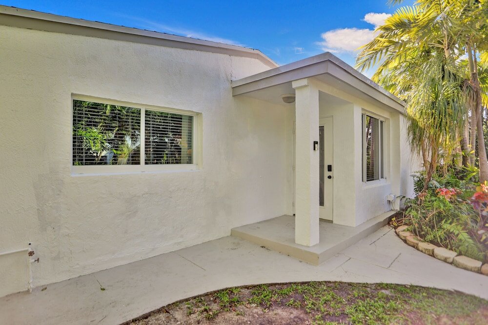 Фото Private Heated Pool 3br with Water View