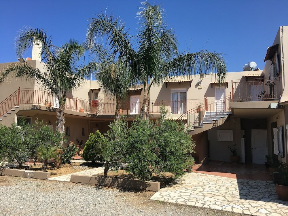 Фото Kris Apartments