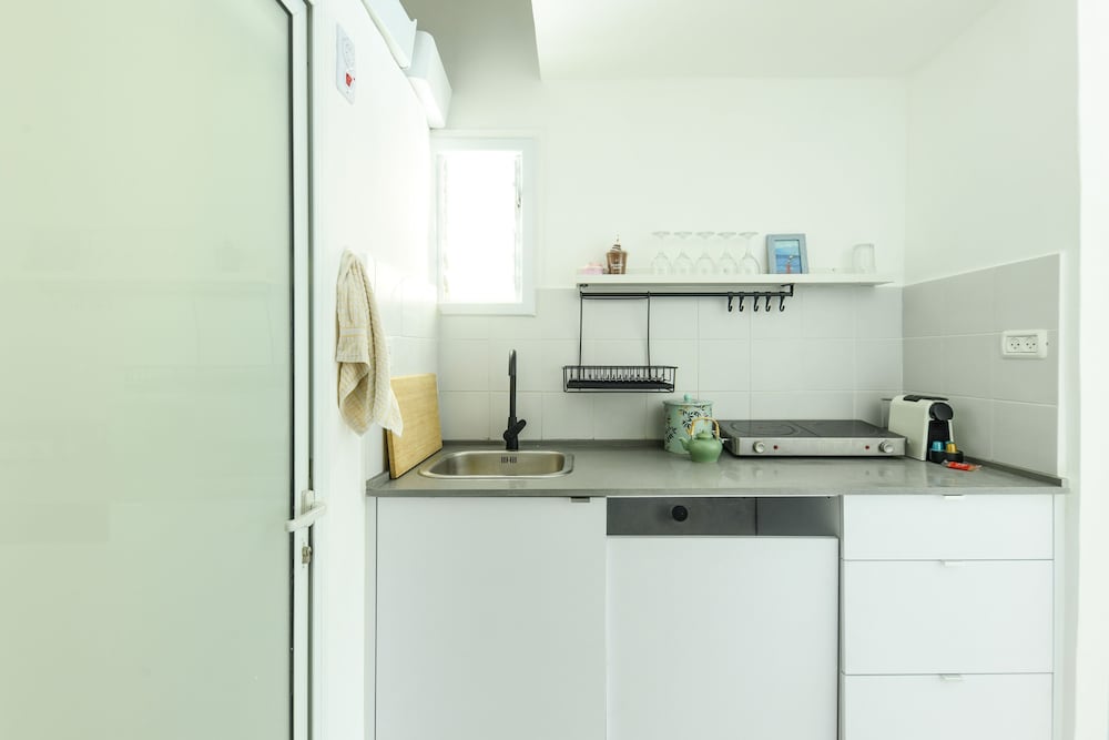 Фото CozyStudio Apt in a vibrant neighborhood