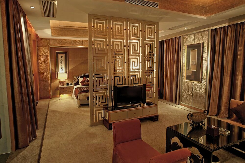 Фото Royal Garden Hotel