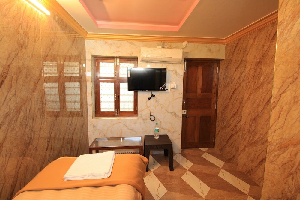 Фото French Breeze Residency