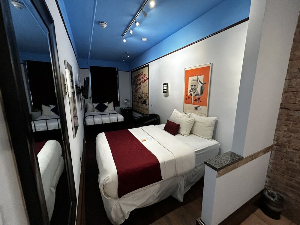 Фото Chelsea Pines Inn