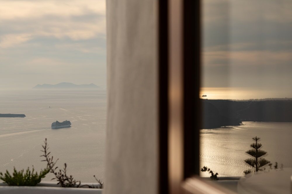 Фото Serendipity Cliffside Villa & Suites